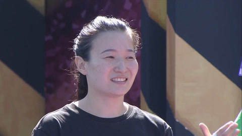 男生女生向前冲第15季 冲关王首发挑战轻松登顶 活力少女闯关首关落水