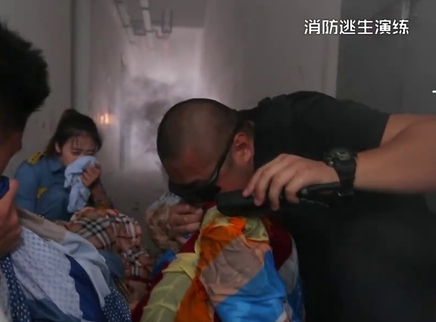 新闻大求真 高楼遇火灾如何逃生？