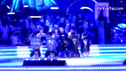 EXO MAMA 开放音乐会 饭拍版 12/05/10-EXO-K