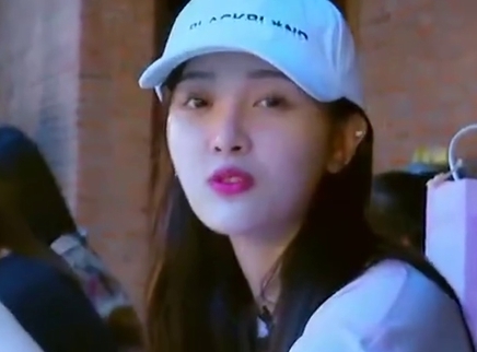 娱乐新鲜爆 人美歌甜！吴宣仪孟美岐甜唱