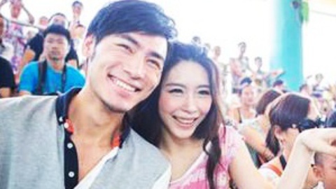 唱罢吹灯 老婆在何方？再惨也要脱光