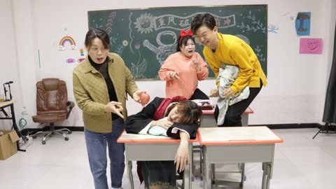 美女家务事 假如睡觉可以领粘土，没想老师还一直捣乱，全班学生都考了0分