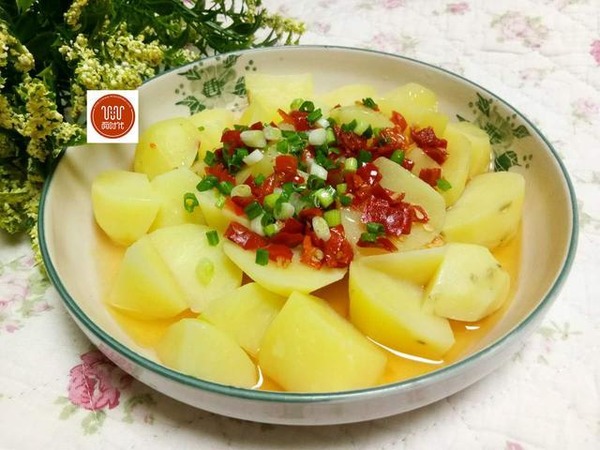 这样蒸土豆又绵又软,营养丰富,常吃不用担心长肉