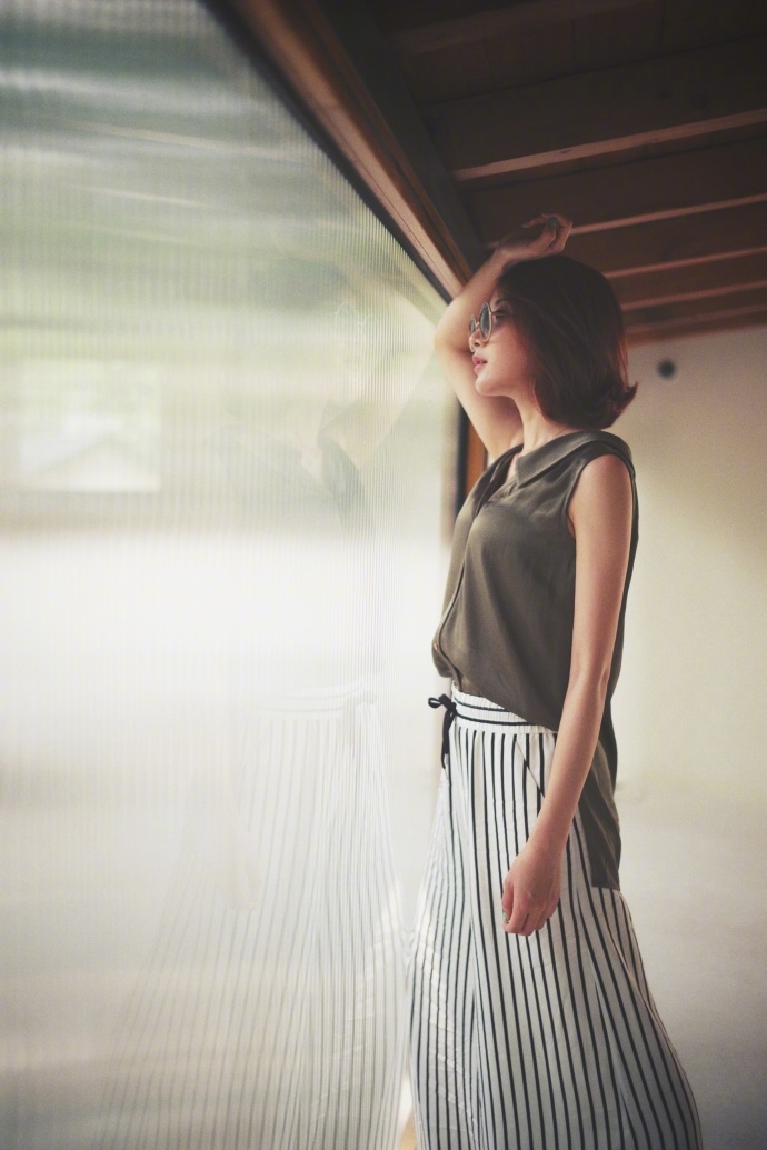 陈赫前妻许婧近照曝光 穿着清凉休闲气质佳