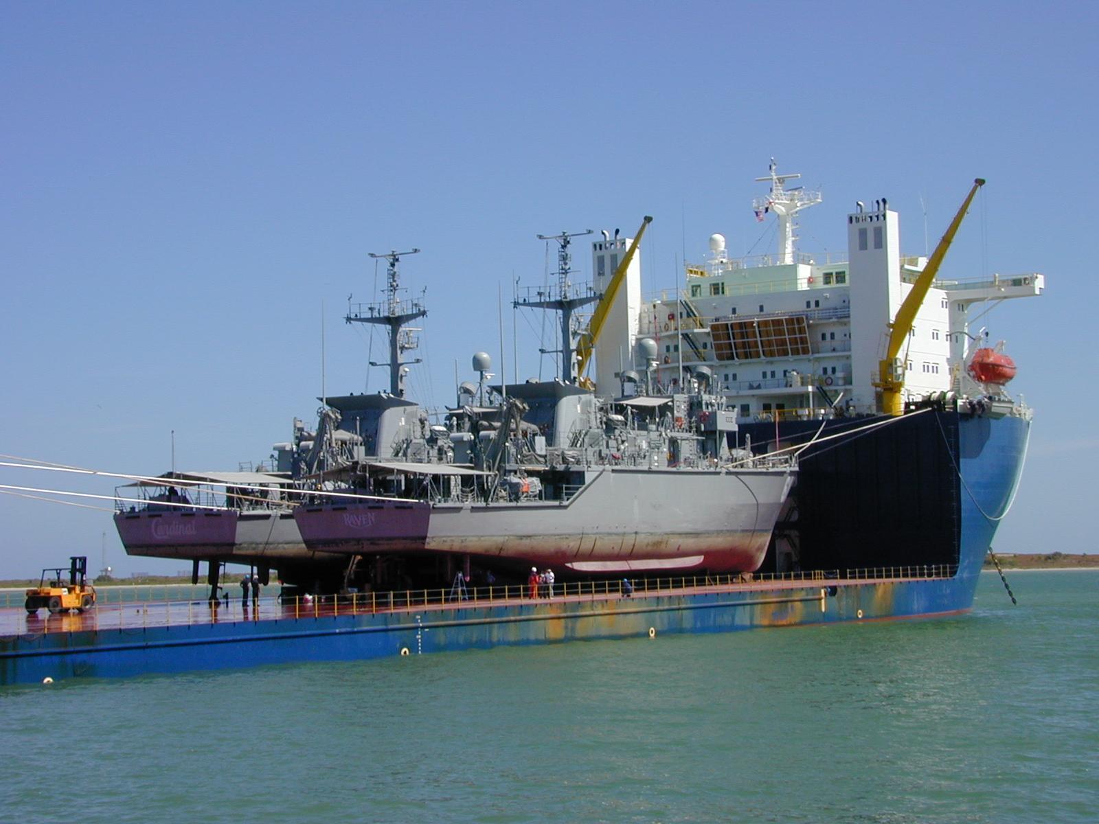 中国又一艘十万吨巨舰面世 想南海夺岛还得靠它 - 钟儿丫 - 响铃垭人