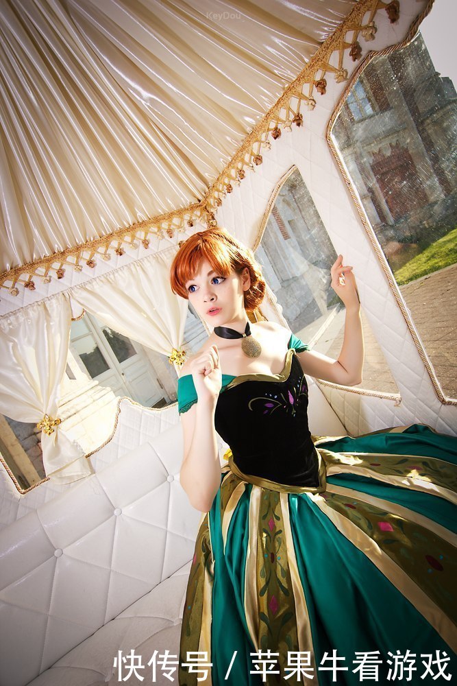 冰雪奇缘安娜cosplay:这萝莉脸很惹人爱!