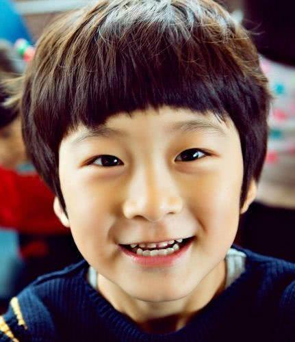 小眼睛的明星宝宝大盘点,小鱼儿,王唯伊上榜,最后一个撞脸韩星