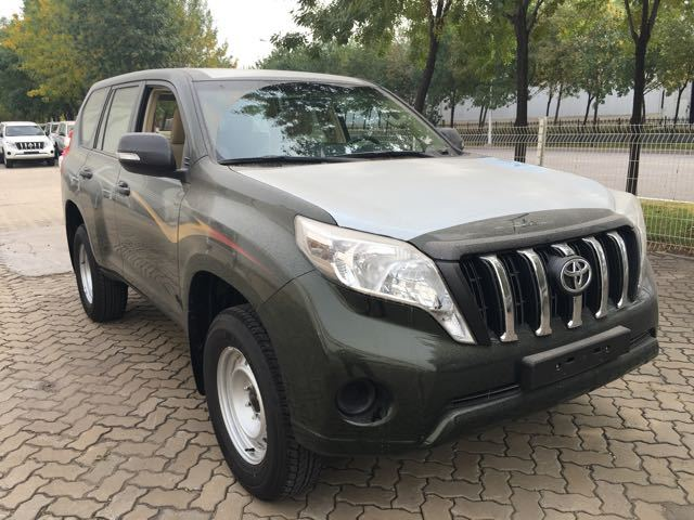 中东版丰田霸道27天津港降价热潮多少钱