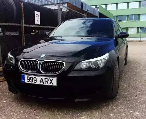 装在一艘集装箱船里,这台发动机由一个叫做wartsila的芬兰公司设计