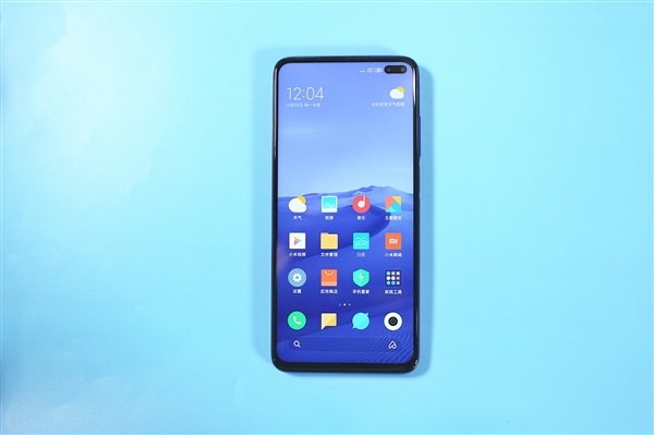 红米k30于2019年末发布,凭借着1999元(6 64)的起售价成为当时最便宜的