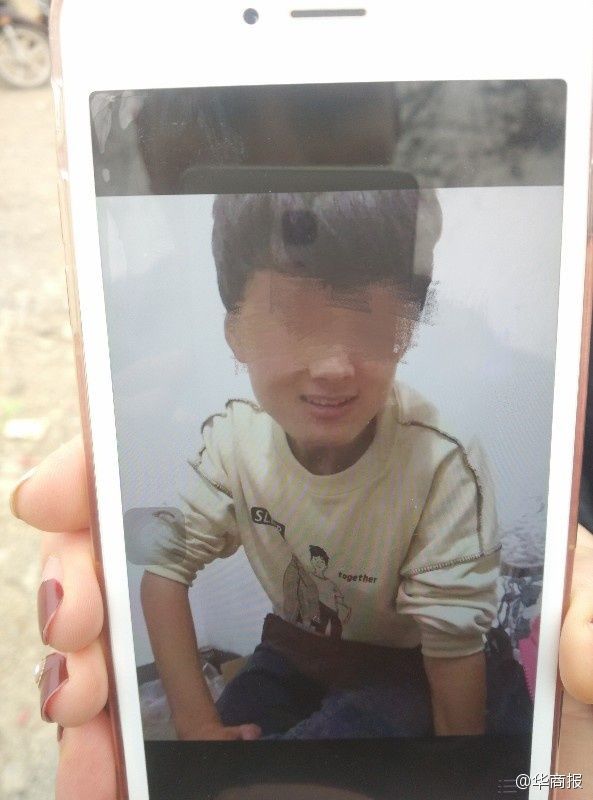 1月29日,大年初二,咸阳武功县15岁男孩高旭与小伙伴在邻村沙滩摩托