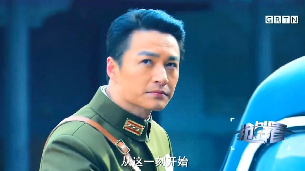 谍战大剧《孤胆英雄"玉面小生"郑国霖饰演性格相反的兄弟