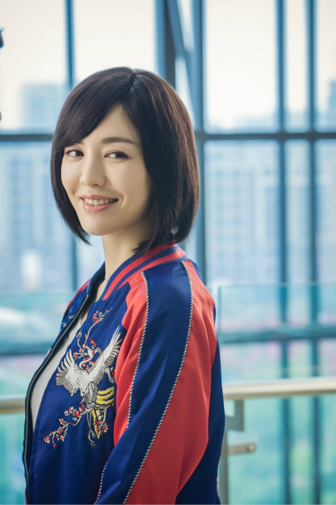 吕佳容《执行利剑》首播气场足 制服造型英姿飒爽