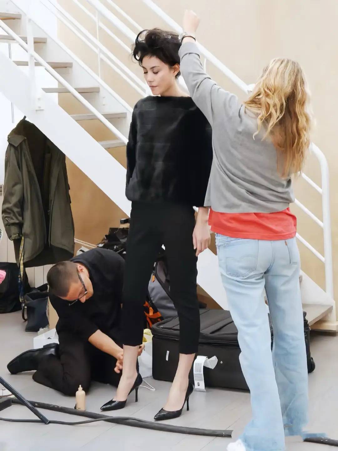 看王菲穿搭顿悟:经典色,好剪裁,不羁风,高级时尚之道!