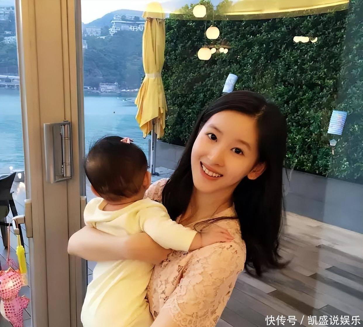 章泽天解锁新身份!如今坚持早上7点起床,她的野心不容小觑 - 360娱乐,你开心就好