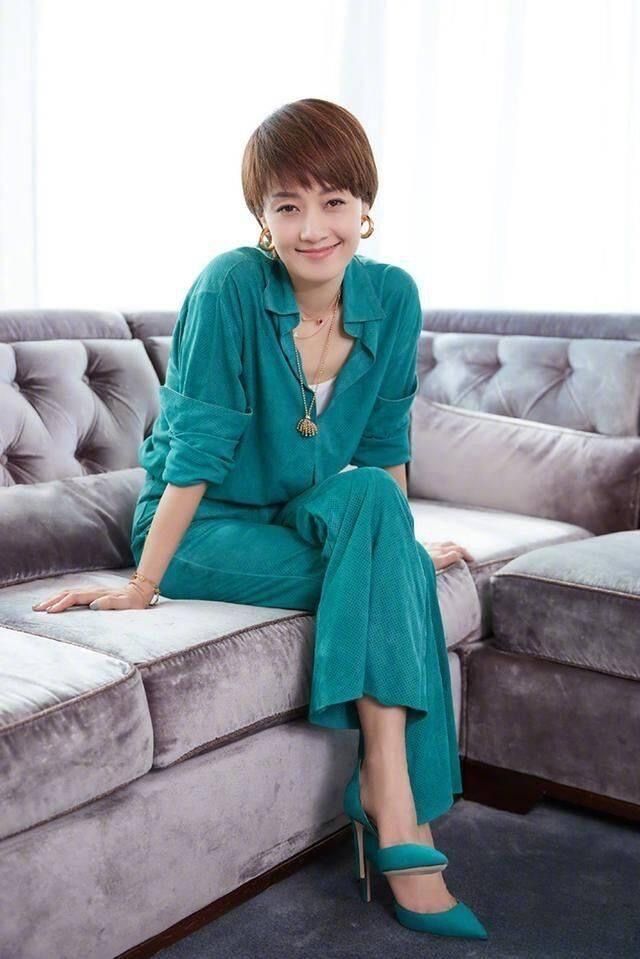 袁泉马伊琍长发造型惊艳!中年女性短发并非唯一气质之选