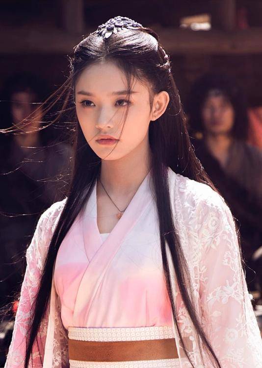 林允晒绝美春游照,清纯似高中生漂亮到认不出