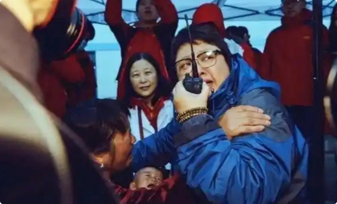 韩红“换脸了”?瘦身40斤后脸小一圈,新形象曝光让人认不出 - 360娱乐,你开心就好