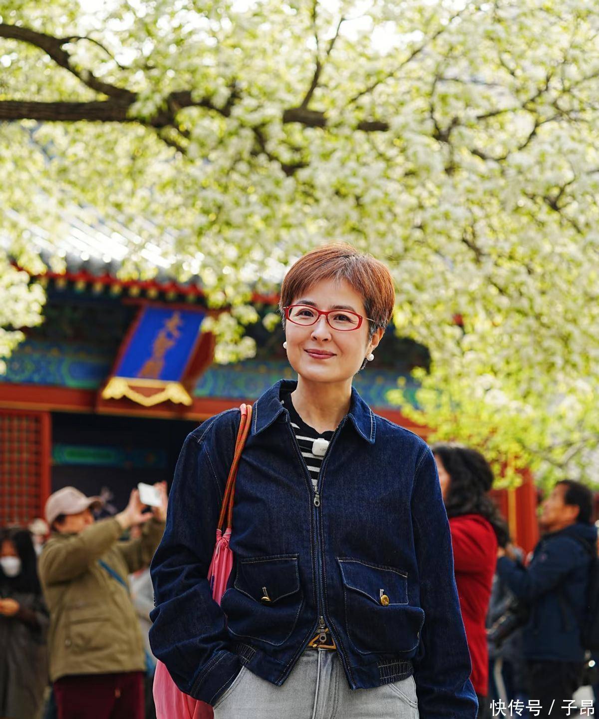 再度回归观众视野她的清醒发言圈粉无数张泉灵年轻时做了什么?