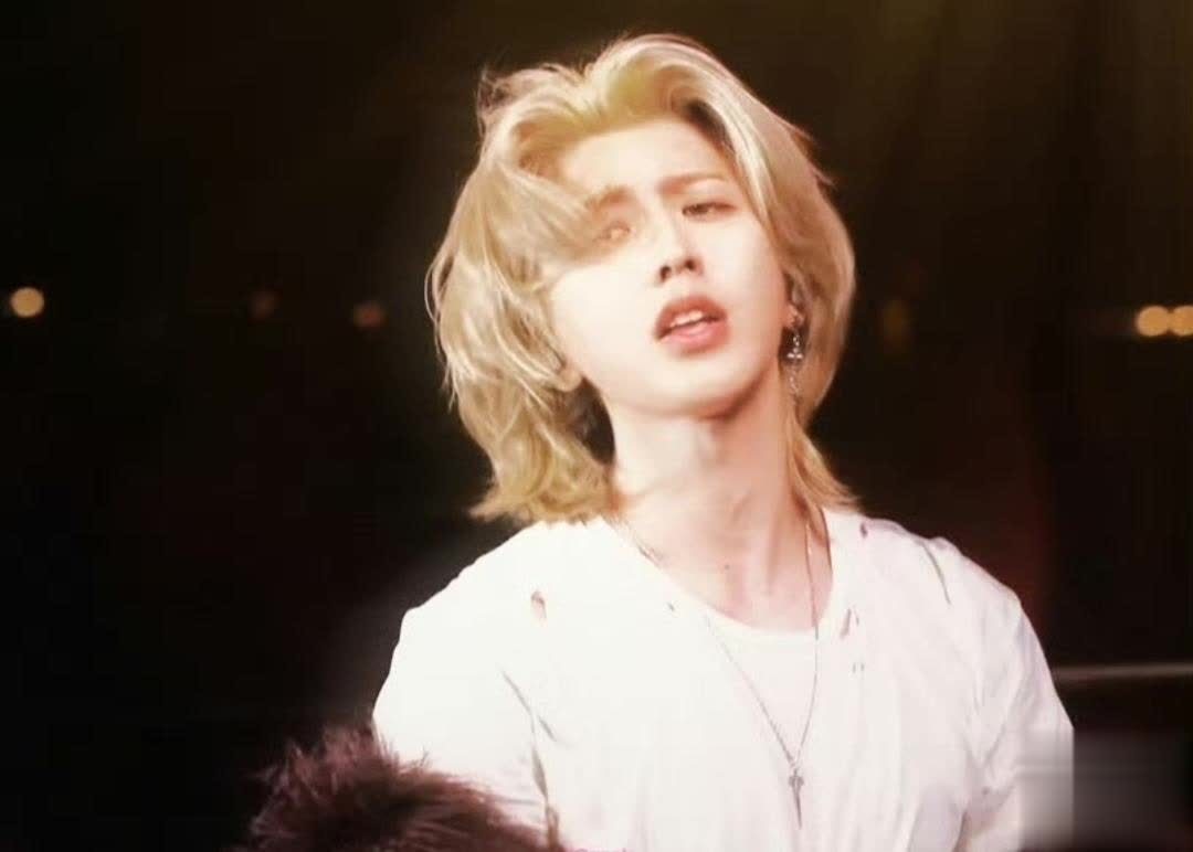 蔡徐坤洛杉矶音乐节炸场，新歌超稳超好听！ - 360娱乐，你开心就好