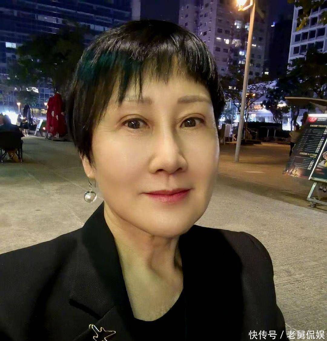 63岁张凯丽已活成“大女主”范本,内娱却仍困于少女审美 - 360娱乐,你开心就好