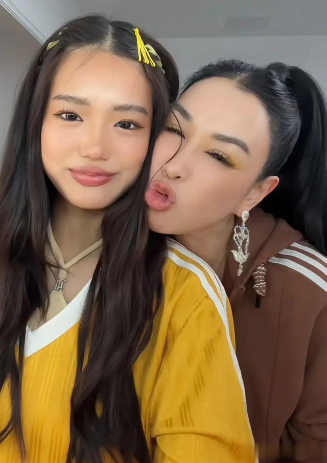 钟丽缇与二女儿同框热舞 星二代张思捷青春风采不输妈 - 360娱乐，你开心就好