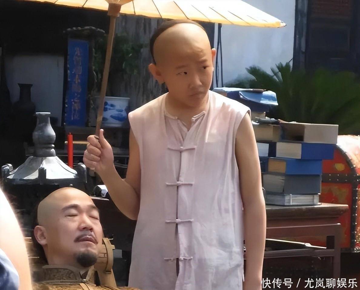 演员侯祥,9岁停止发育,人到中年只能演孩子,娶娇妻却被嘲母子 - 360娱乐,你开心就好