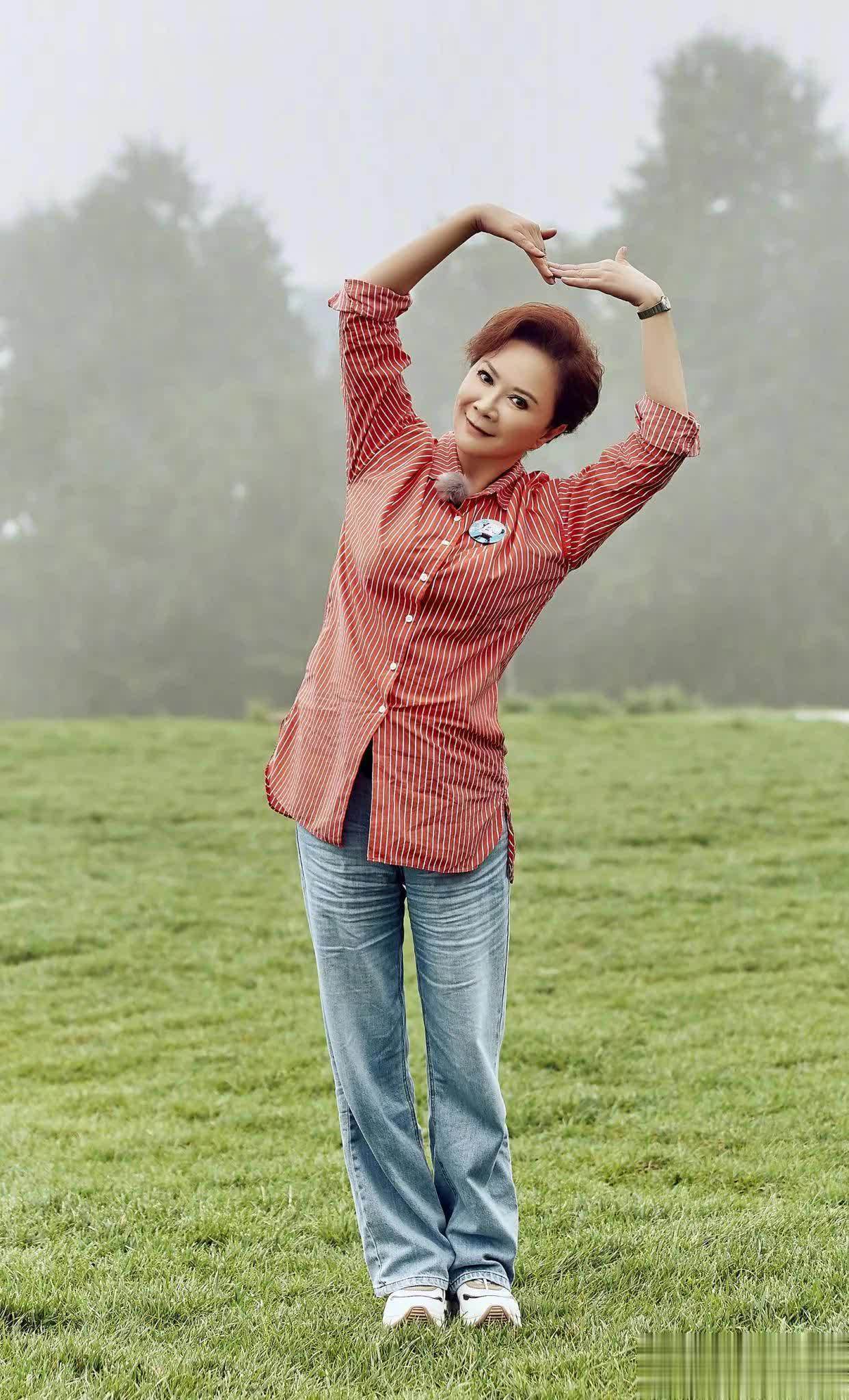演员蔡明:24岁嫁给丁秋星,恩爱37年生一子,61岁想当奶奶!