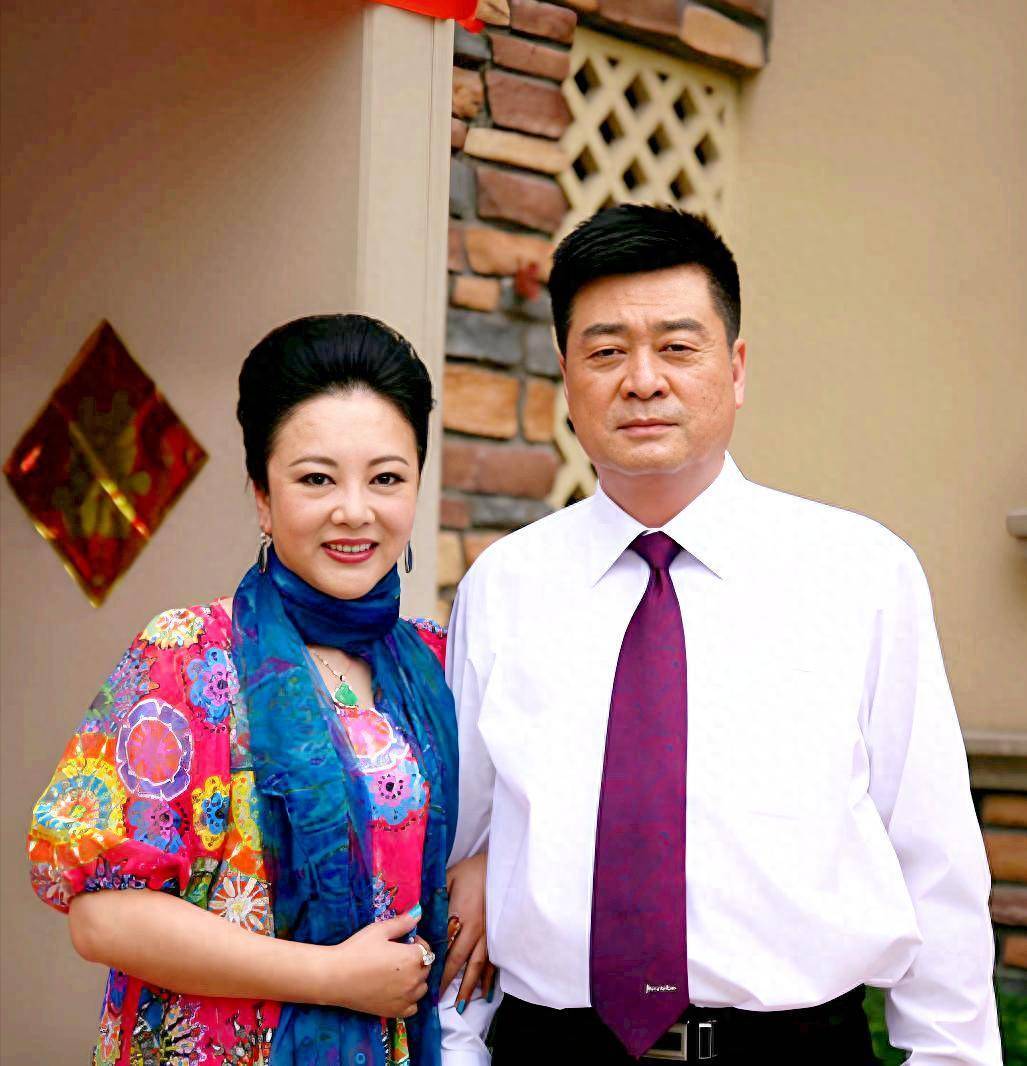 他叫陈逸恒,出身显赫的京剧世家,是家喻户晓的影视演员
