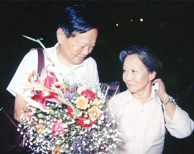 杨振宁原配杜致礼:出身名门的顶级名媛,继子们感谢翁帆的付出 - 360娱乐,你开心就好