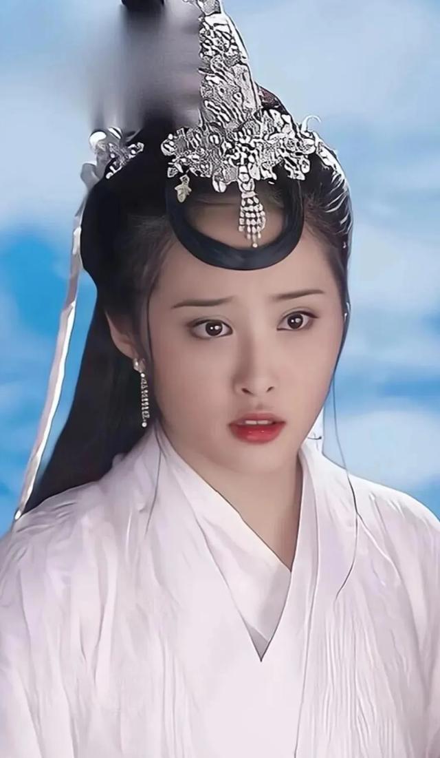 同年,李欣汝出演个人荧屏处女作《宝莲灯前传》