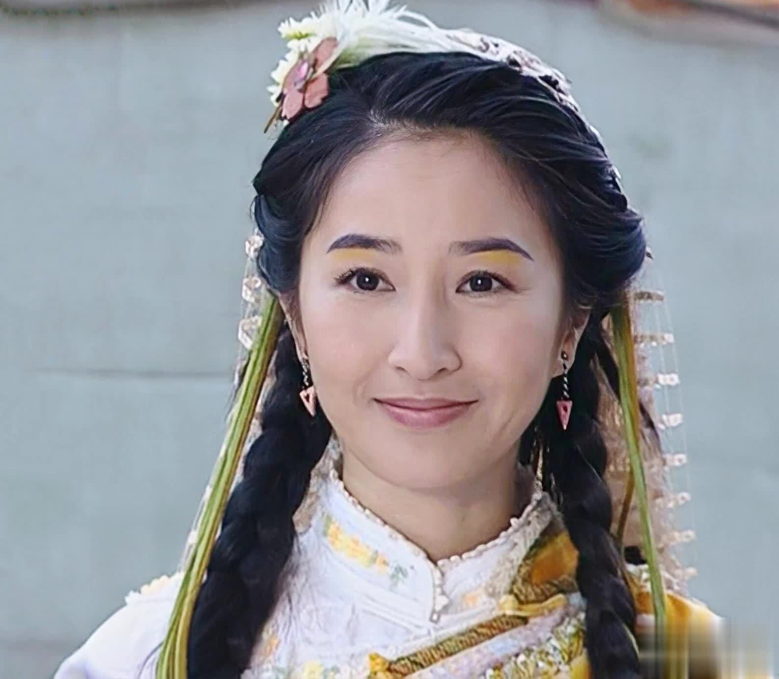 演过霍青桐的8位女星,看过才知道,啥叫英姿飒爽,啥叫苦大仇深