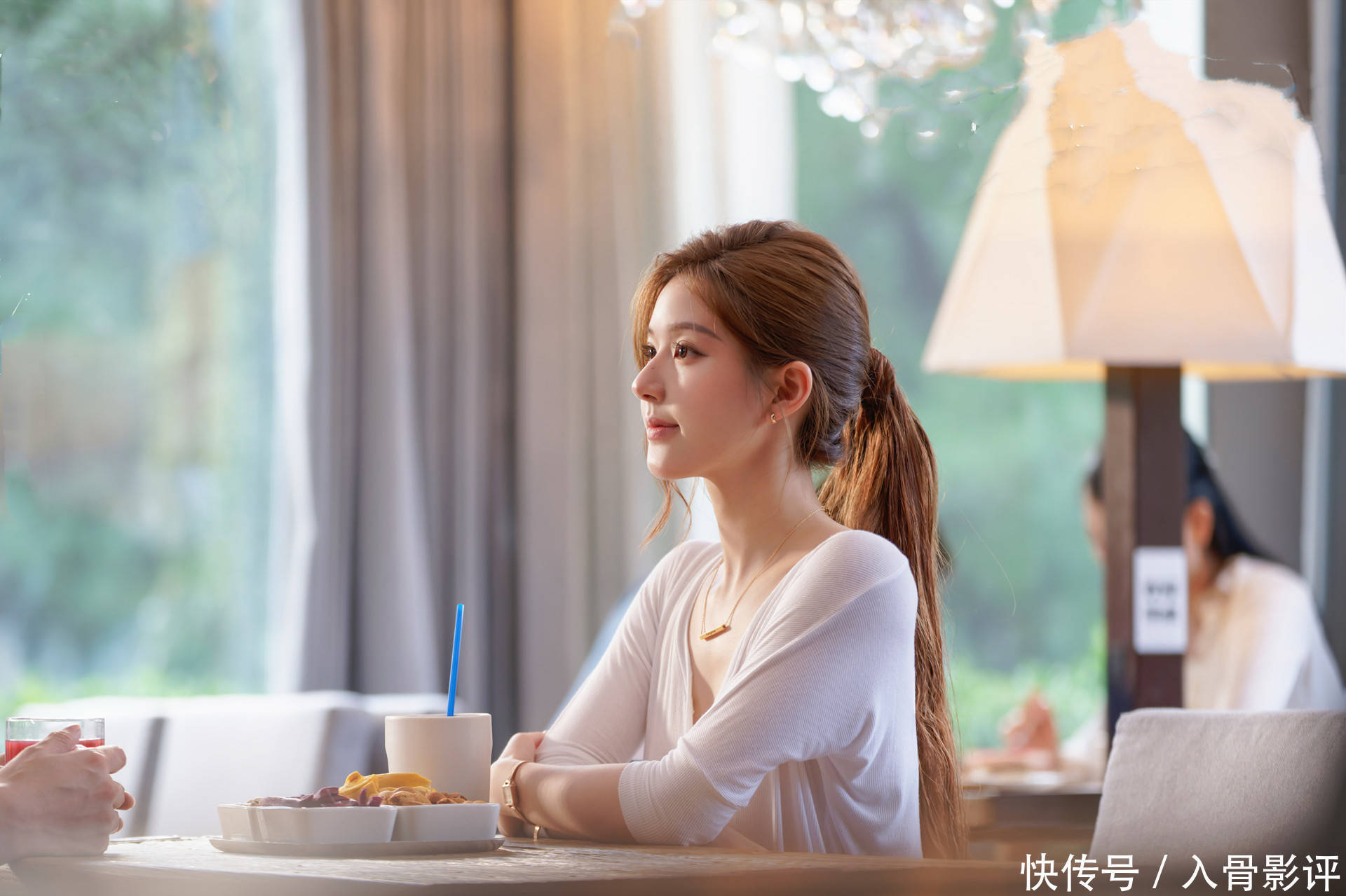 《许我耀眼》：赵露思化身心机女主播，精心设计的假面婚姻 - 360娱乐，你开心就好