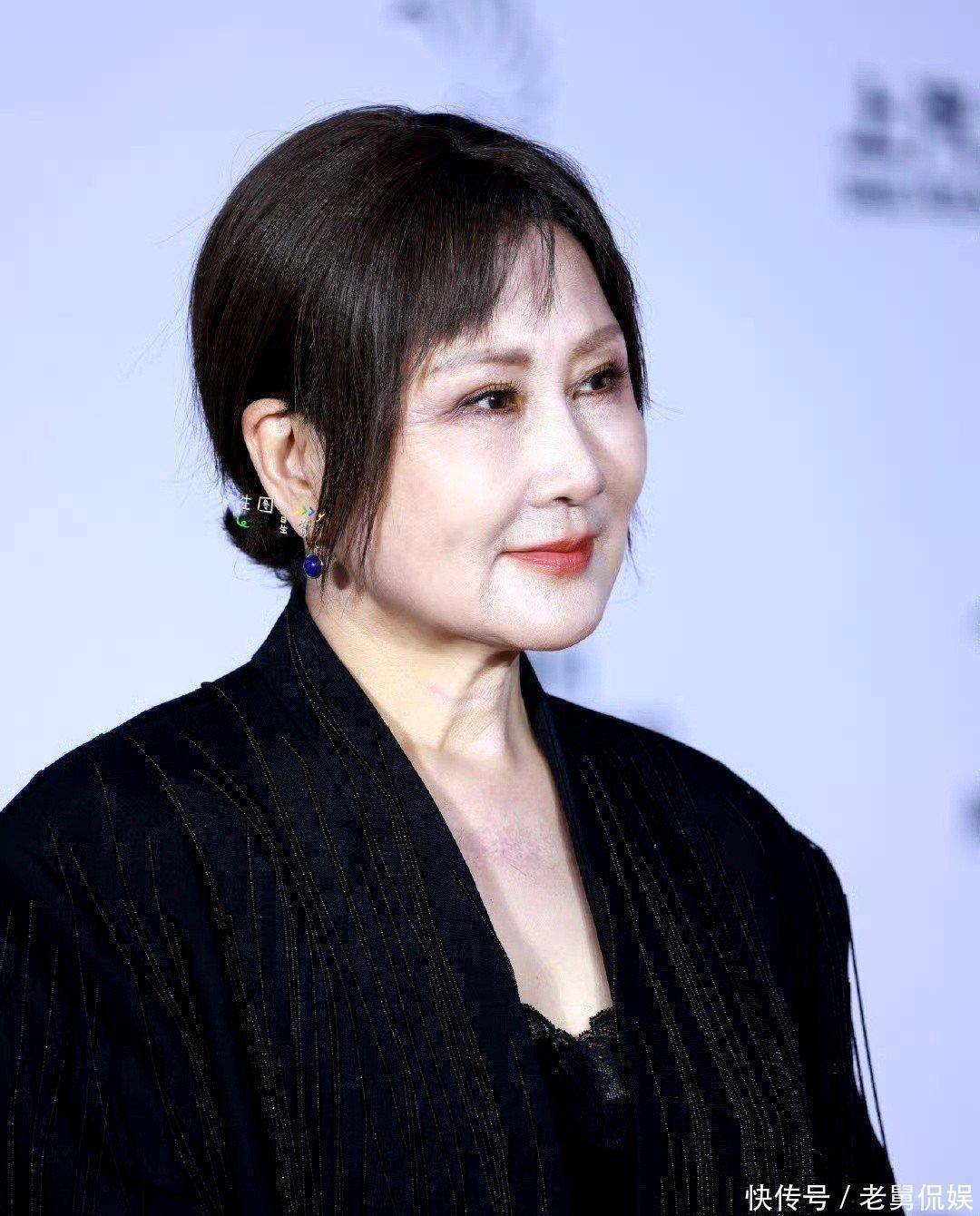63岁张凯丽已活成“大女主”范本，内娱却仍困于少女审美 - 360娱乐，你开心就好