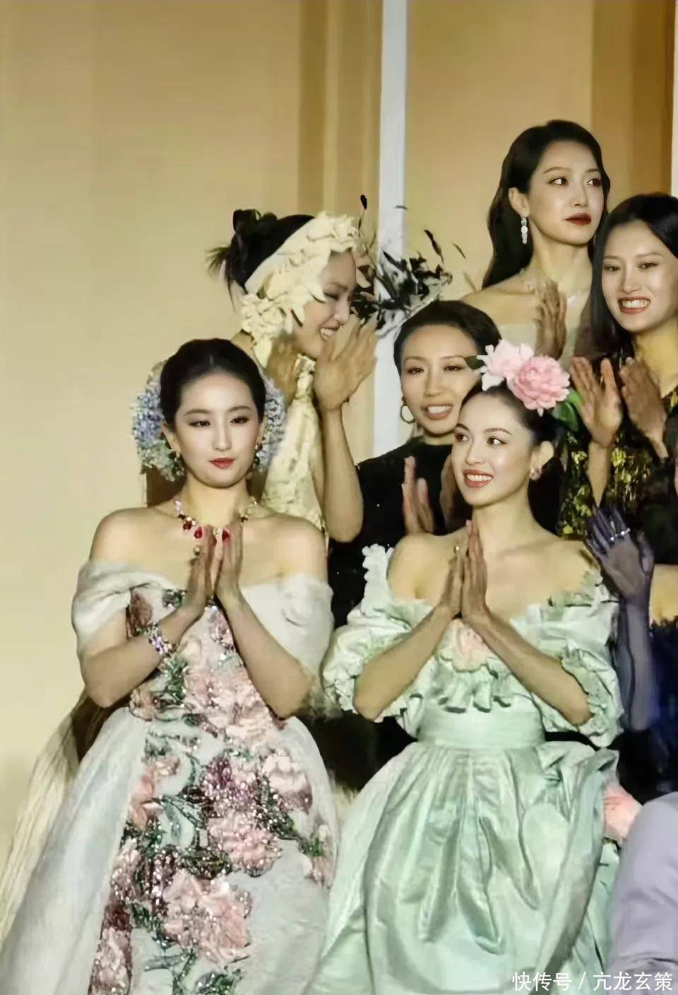 这一夜,合照站位暴露咖位:杨幂被挤,钟楚曦“抢位”,C位亮了 - 360娱乐,你开心就好