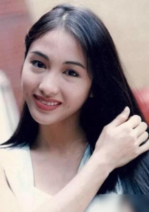 厚唇尖头的黎姿,如何成为"香港第一美人",她的变美思路值得学