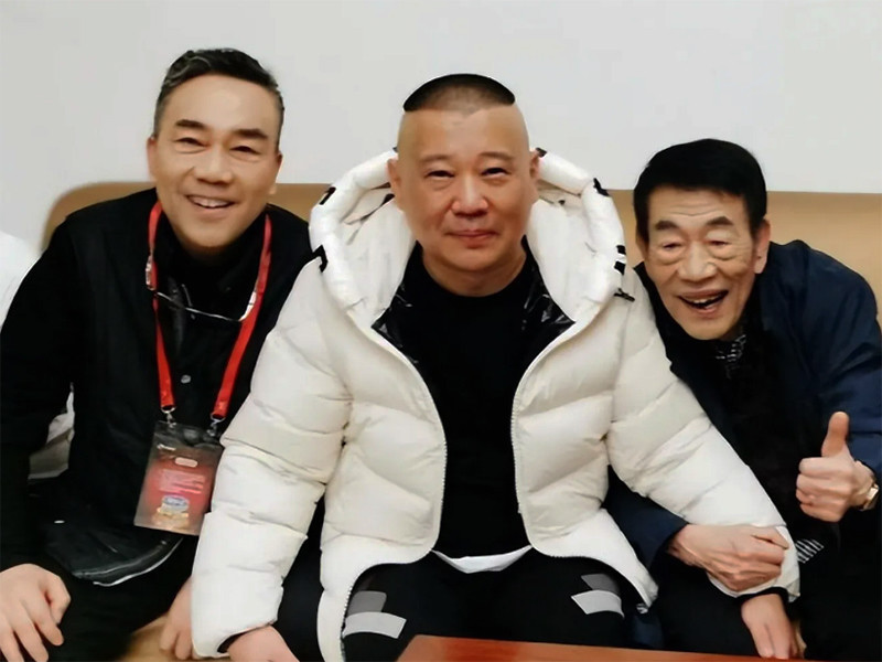 相声界有点乱，张伯鑫直播卖艺杨议卖惨，只有郭德纲挑大梁？ - 360娱乐，你开心就好
