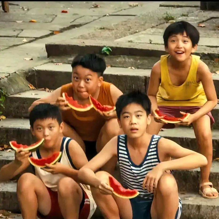 明明同一个人,刚演《六姊妹》又演《北上》,戴眼镜后难辨认 - 360娱乐,你开心就好