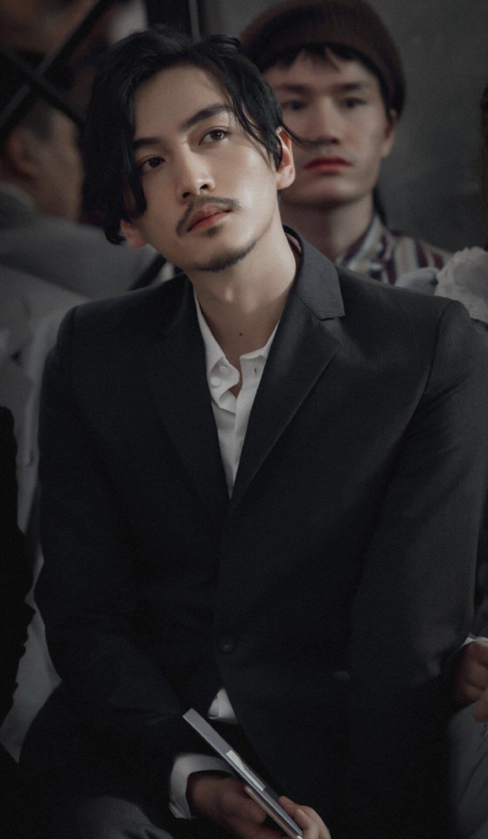 留了胡须会显老?明星的胡须照,帅出新高度,女生都觉得有男人味